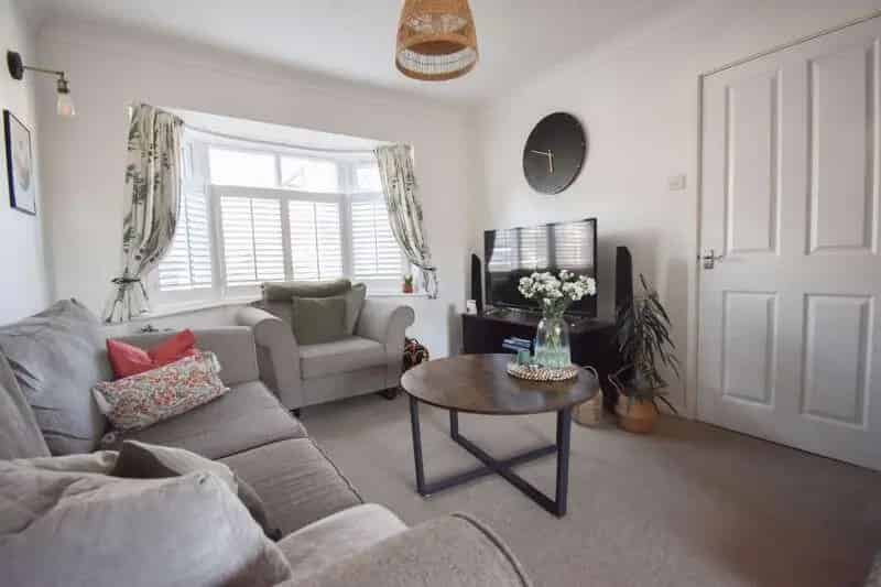 3 Bedroom Semi-Detached House for Sale Bedford