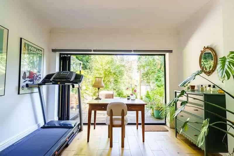 4 bed flat for sale