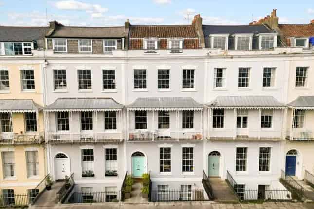 Luxury Clifton Townhouse Stunning City Views 5 Bathrooms 2 Garages