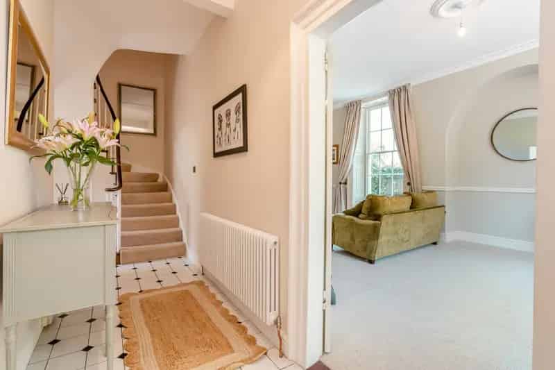 5 Bedroom Grade II Listed Georgian House with Annexe