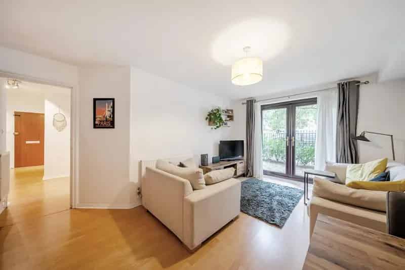 Flat For Sale , London, England
