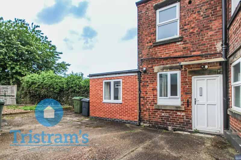 1 Bedroom Ground Floor Flat to Rent Near Train Station and M1