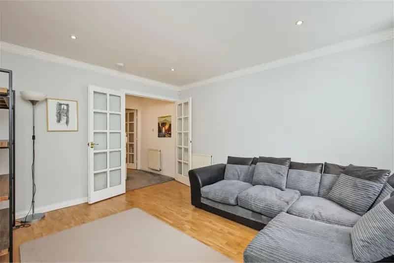 2 Bed Mews House Edinburgh Old Town Private Parking Garden Access