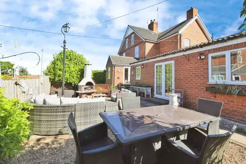 5 Bedroom Semi Detached House Dinnington South Yorkshire