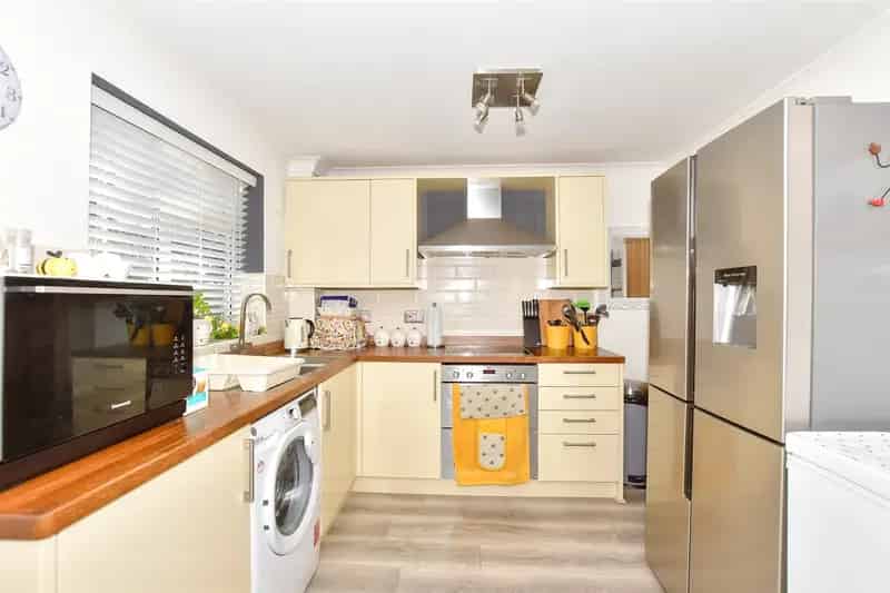 3 Bedroom End of Terrace House for Sale in Newington
