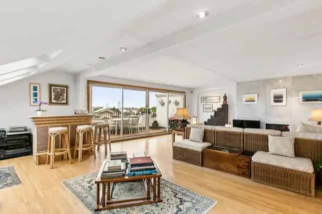 Flat for Sale in London SW7
