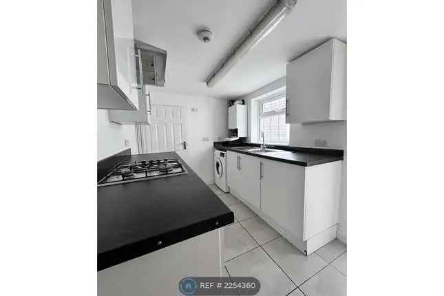 Semi-detached house to rent in Beaumont Street, Bristol BS5