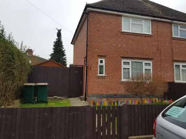 2 Bed Semi Detached House Near Schools and Amenities