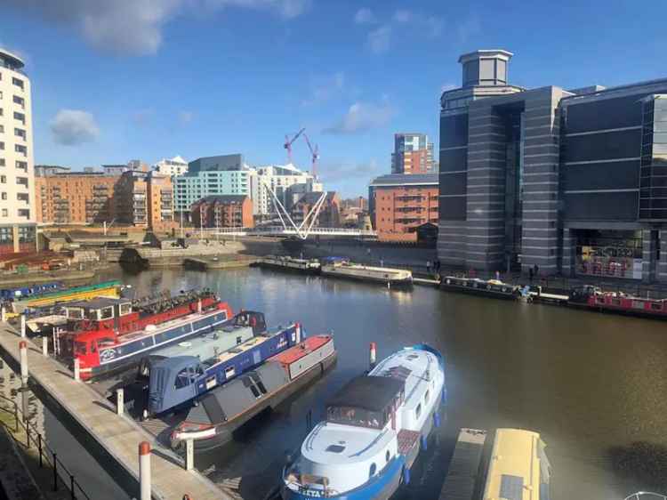 2 Bedroom 2 Bathroom Apartment in Clarence Dock with Parking