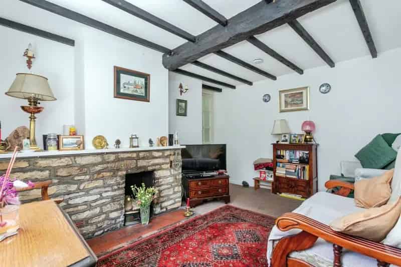 18th Century Farmhouse 3 Beds Double Garage Rural Location