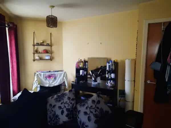 1 Bed Ground Floor Flat Near Shops