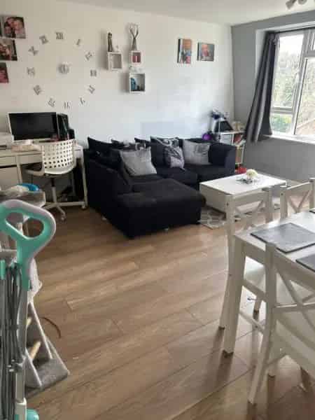 2 Bed House Near Sidcup Station Pet Friendly Garage Parking