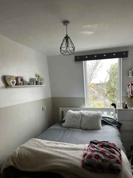 Flat For Rent in Sevenoaks, England