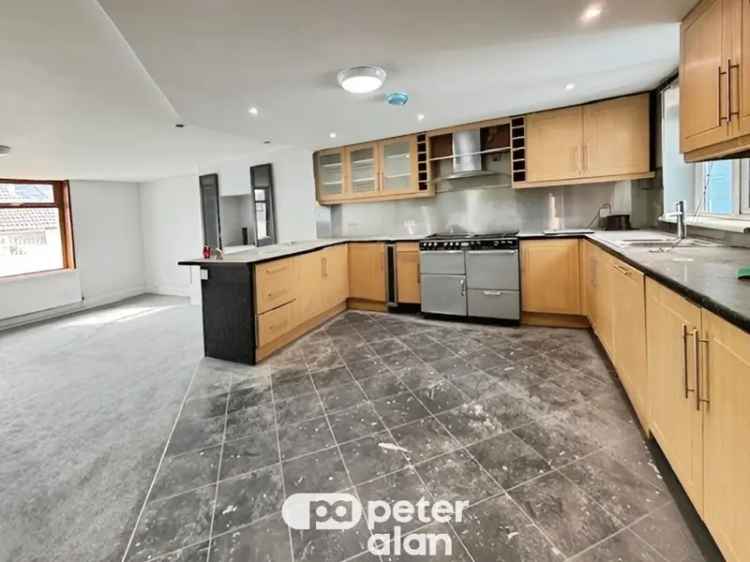 2 Bedroom Maisonette To Let