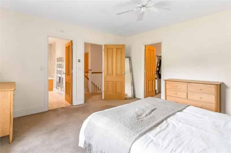 4 Bed Detached House For Sale