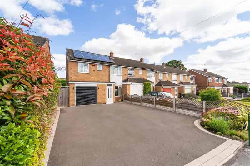 3 Bedroom End Terrace House For Sale