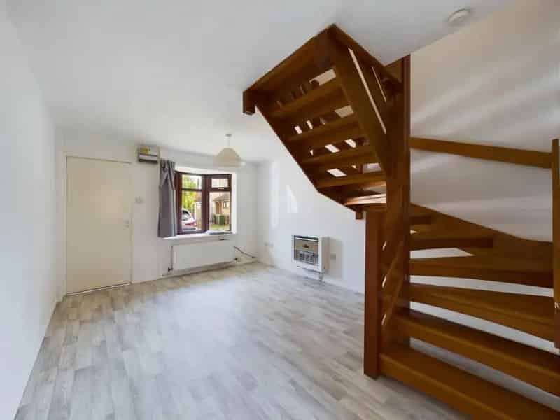2 bedroom House
 To Rent