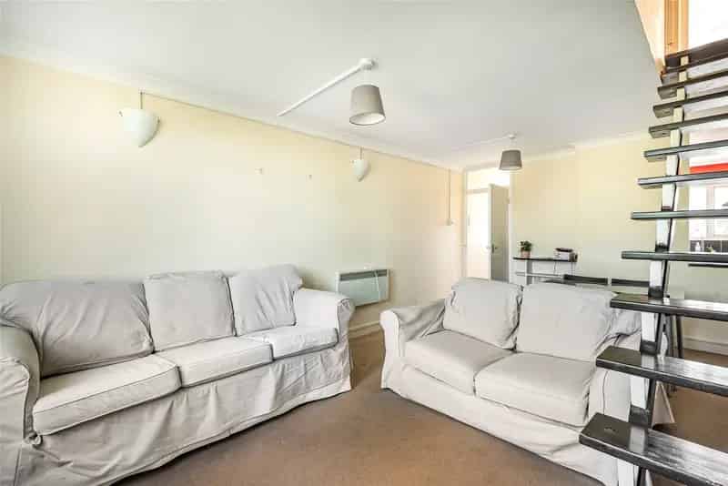 2 Bedroom Maisonette for Sale SW15