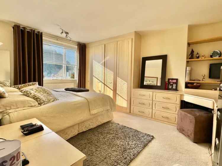 2 Bedroom Flat for Sale Folkestone Kent