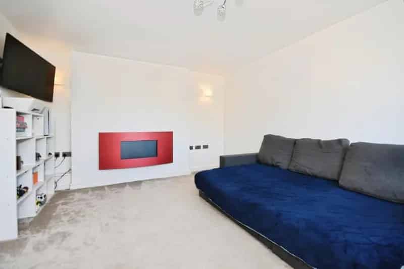 4 Bed House for Sale in Calow No Upward Chain