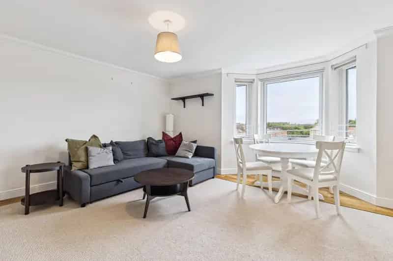 2 Bedroom Apartment for Sale Byres Road Glasgow