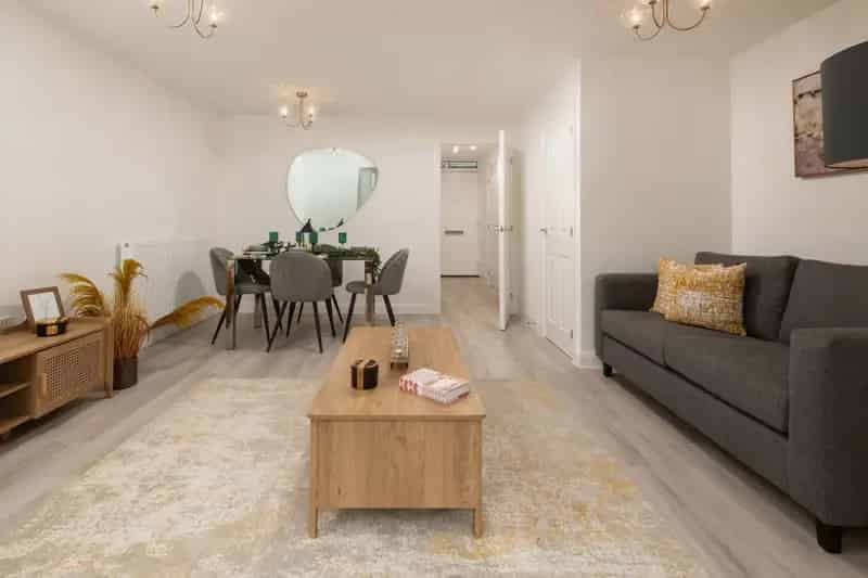 2 Bed Semi-Detached House with En-Suites and Energy-Saving Features