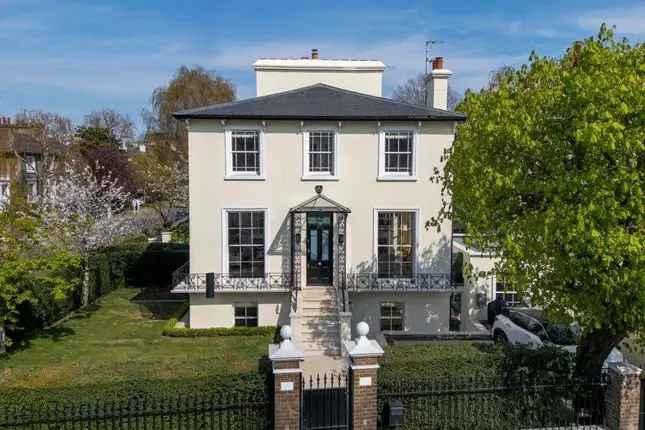 3 Bedroom Semi-Detached House for Sale in St John's Wood