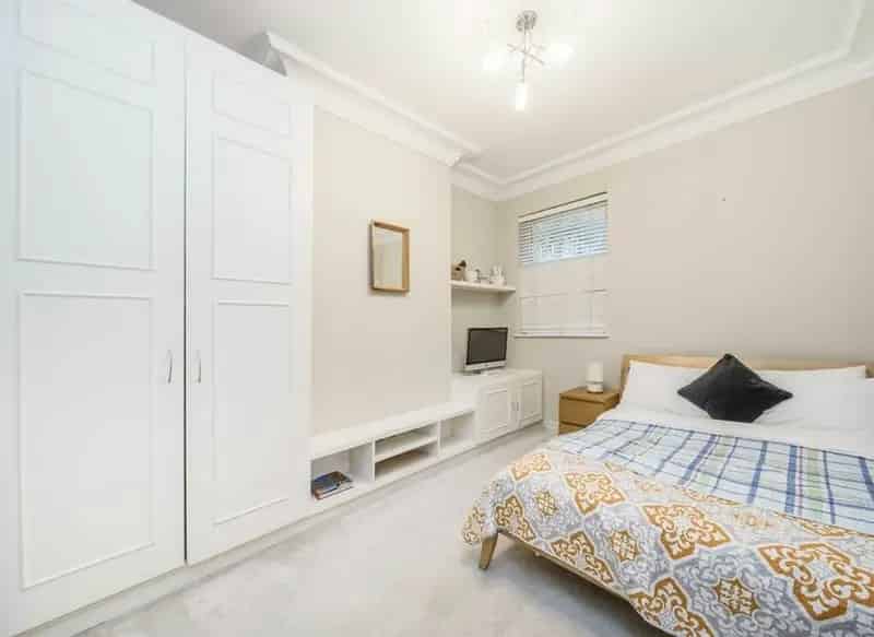 2-Bed Garden Flat Harlesden Modern Kitchen Private Garden