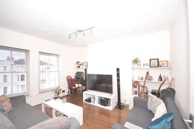 Lovely Top Floor Flat Near West Norwood and West Dulwich Stations
