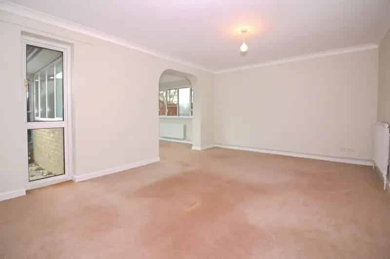 3 Bedroom Bungalow For Sale With Garage and Garden