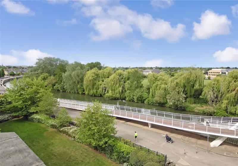 1 Bedroom Riverside Apartment Cambridge Secure Parking Balcony
