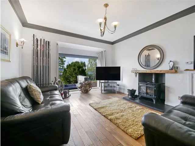 4 Bedroom Bungalow for Sale with Stunning Views