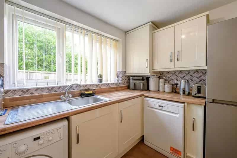 2 Bedroom Flat for Sale 560 SQ FT Himley View Estate