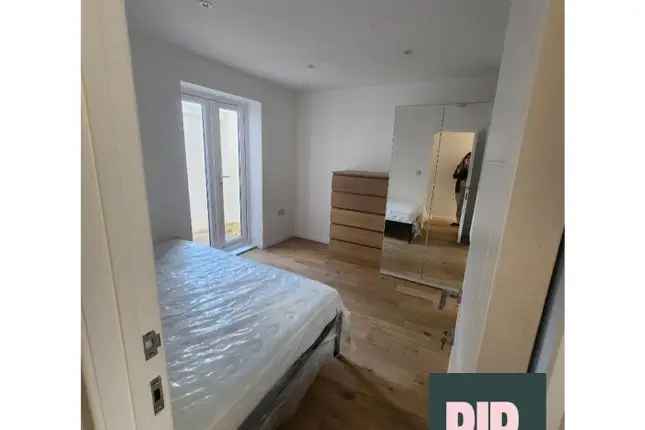 6 Bed 6 Bath Student House to Rent in Bristol