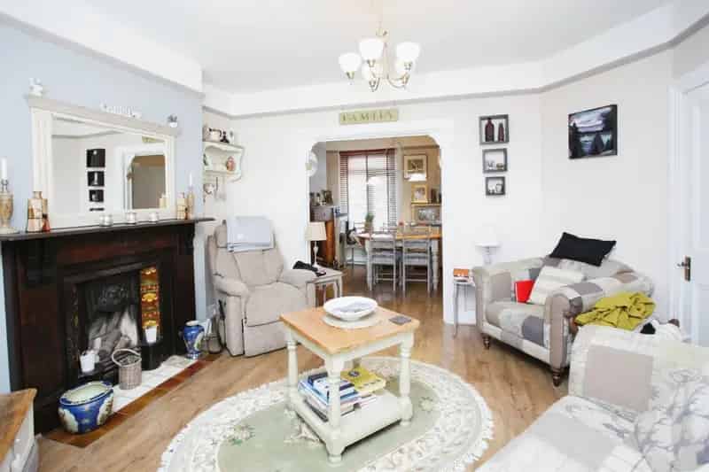 Spacious Period House with Stunning Views and Ample Living Space