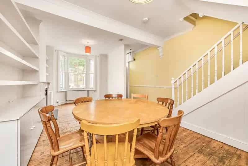 3 Double Bedroom House Near Clapham Junction Station