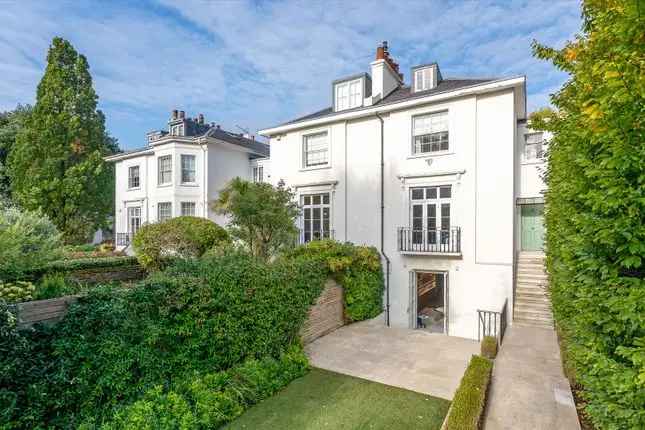 Semi Detached House for Sale in St Johns Wood London