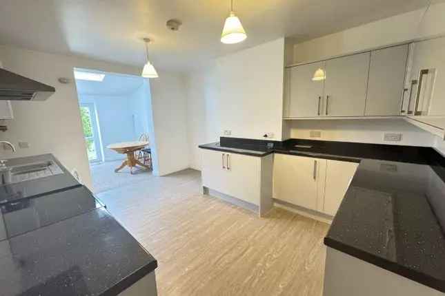 4 Bedroom Terraced House to Rent in Horfield Bristol