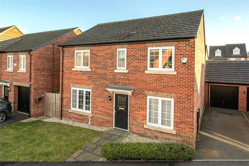Four Bedroom Detached House Rothwell Modern Development