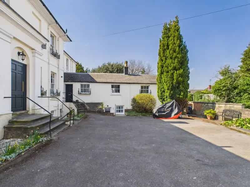 1 Bedroom Maisonette for Sale