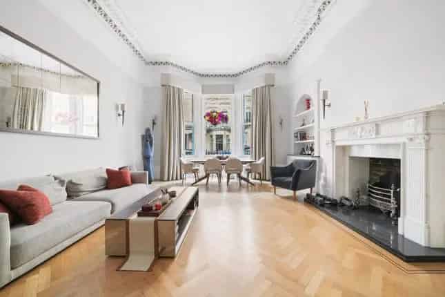 Magnificent 2000 Sq Ft Flat near Kensington Gardens