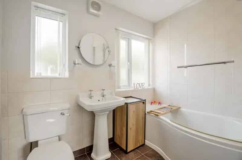 5 Bed House for Sale in Cookridge