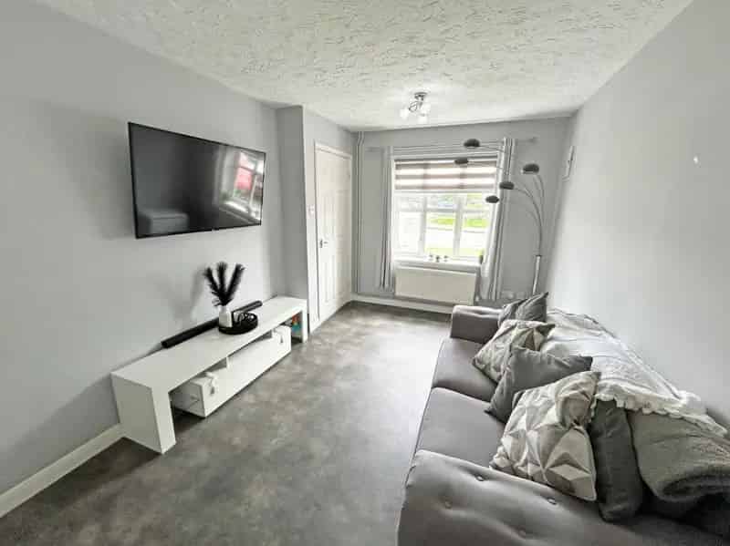 2 Bed Semi Detached House For Sale