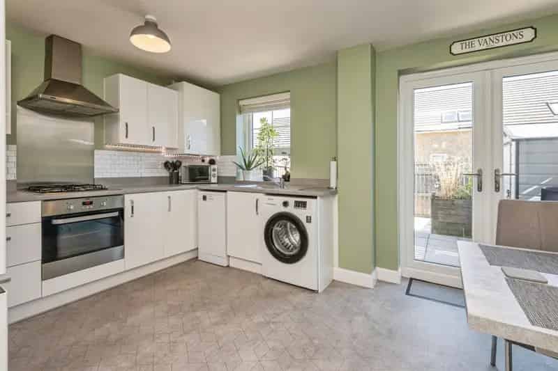 3 Bedroom End Town House Clayton New Build Warranty