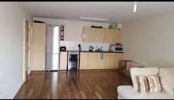 3 Bedroom Apartment Near Tesco with Rooftop Garden and Parking