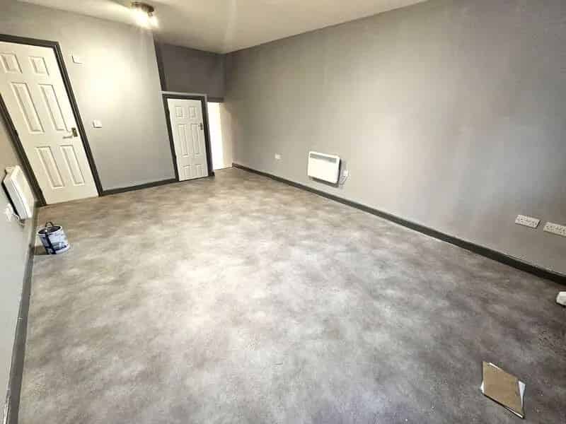 Studio Flat to Rent Two Mile Hill Road