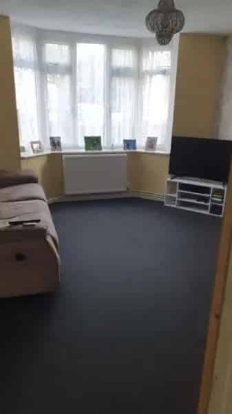 2 Bedroom Ground Floor Flat Ipswich Town Centre