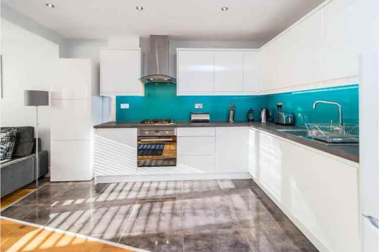 Two Bedroom Apartment in Basingstoke Town Centre with Secure Parking