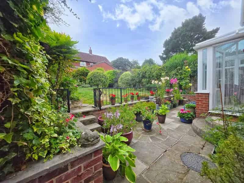 4 Bed Detached House for Sale Near Barnsley Town Centre