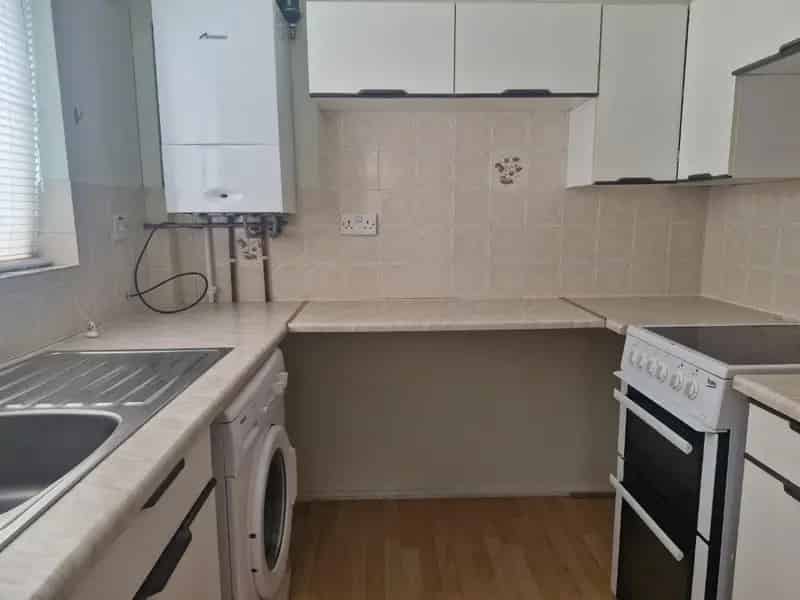 2 Bedroom House To Let 689 SQ FT
